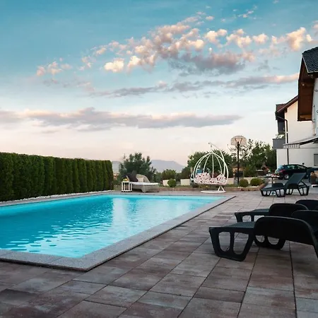 Villa De Luxe *