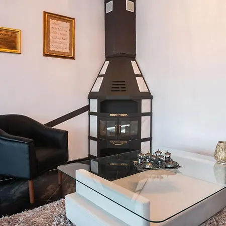 De Luxe Villa *